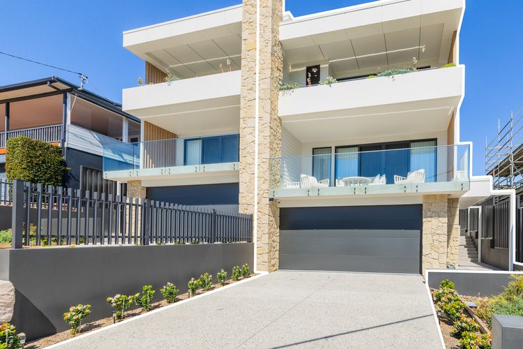 Gloucester Escape, 37a Gloucester St – stunning duplex with fabulous water views