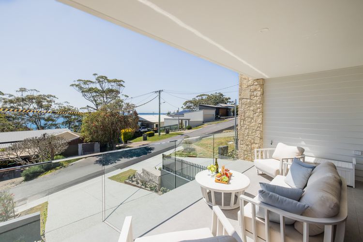 Gloucester Escape, 37a Gloucester St – stunning duplex with fabulous water views