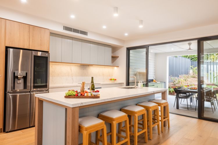 Gloucester Escape, 37a Gloucester St – stunning duplex with fabulous water views