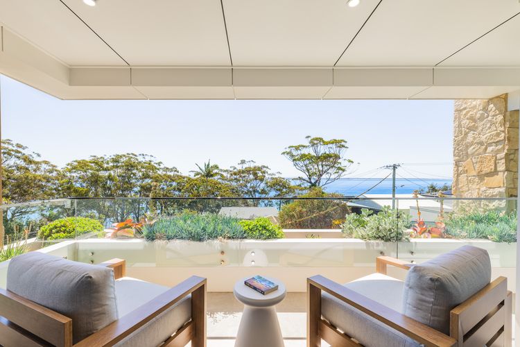 Gloucester Escape, 37a Gloucester St – stunning duplex with fabulous water views