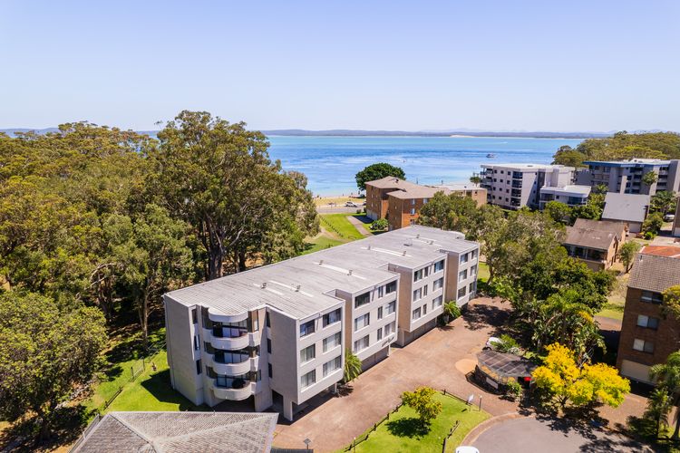 Mistral Court 16, 17 Mistral Cl – stunning views of Little Beach