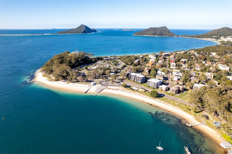 Mistral Court 16, 17 Mistral Cl – stunning views of Little Beach