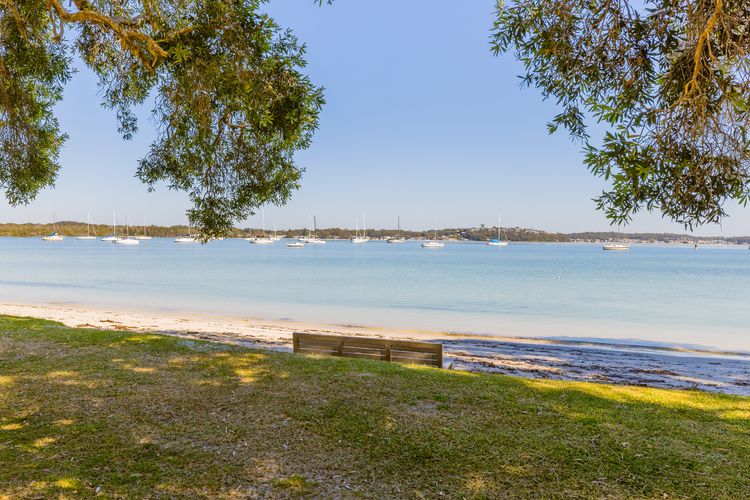 HighTide, 142 Sandy Point Rd – romantic getaway on the waterfront