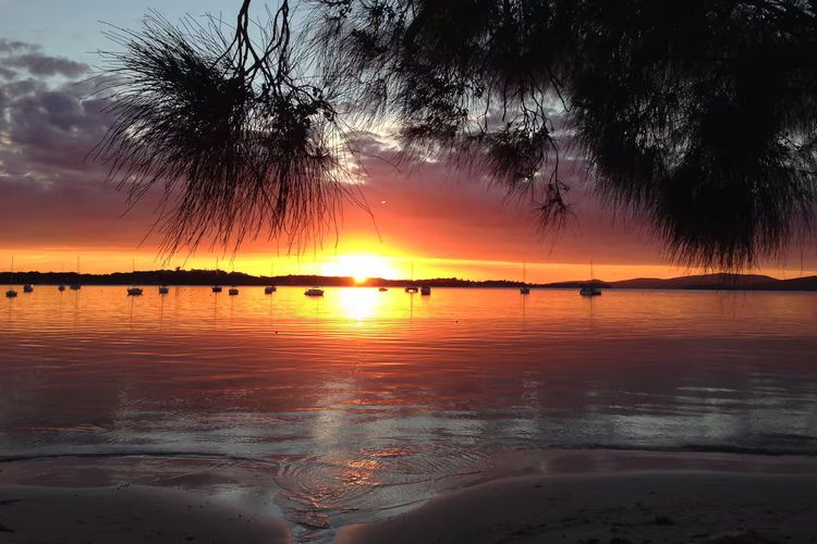 High Tide, 142 Sandy Point Rd – romantic getaway on the waterfront