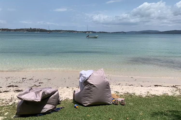 High Tide, 142 Sandy Point Rd – romantic getaway on the waterfront