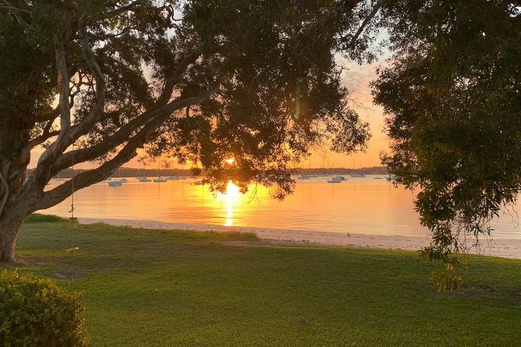 HighTide, 142 Sandy Point Rd – romantic getaway on the waterfront