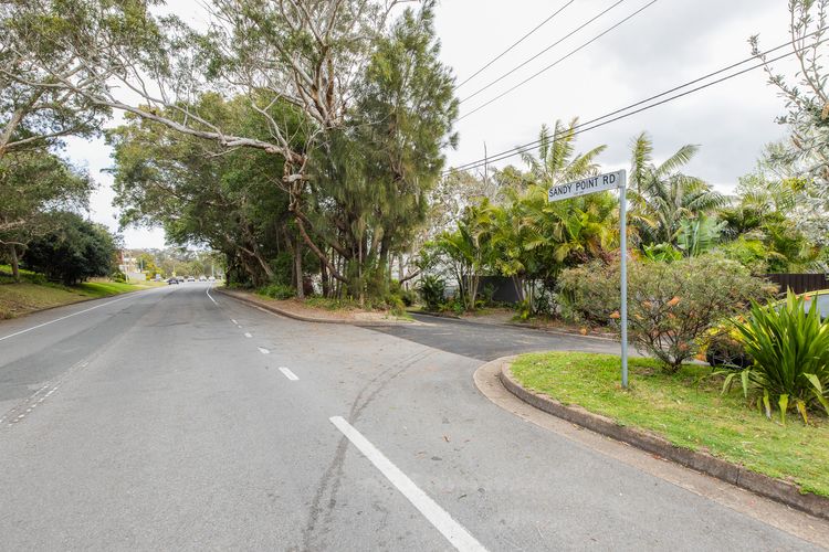 HighTide, 142 Sandy Point Rd – romantic getaway on the waterfront