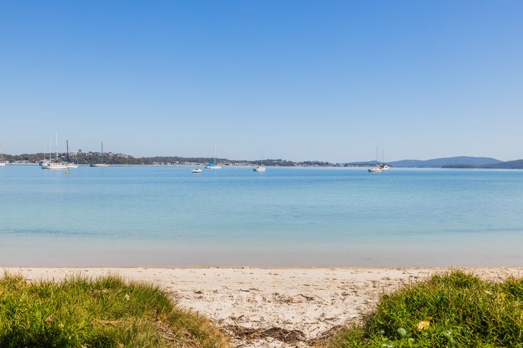 HighTide, 142 Sandy Point Rd – romantic getaway on the waterfront
