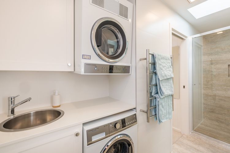 HighTide, 142 Sandy Point Rd – romantic getaway on the waterfront