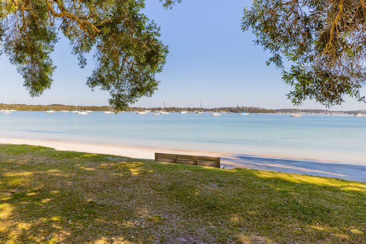 HighTide, 142 Sandy Point Rd – romantic getaway on the waterfront