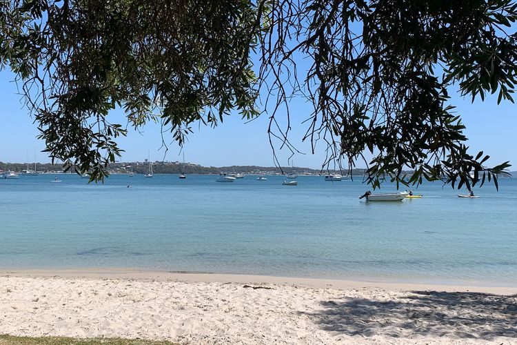 High Tide, 142 Sandy Point Rd – romantic getaway on the waterfront