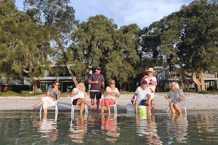 High Tide, 142 Sandy Point Rd – romantic getaway on the waterfront