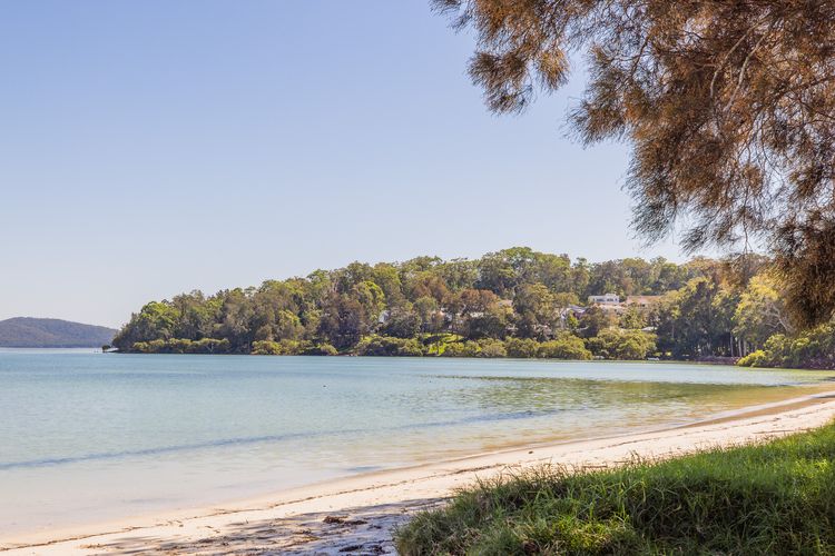 HighTide, 142 Sandy Point Rd – romantic getaway on the waterfront