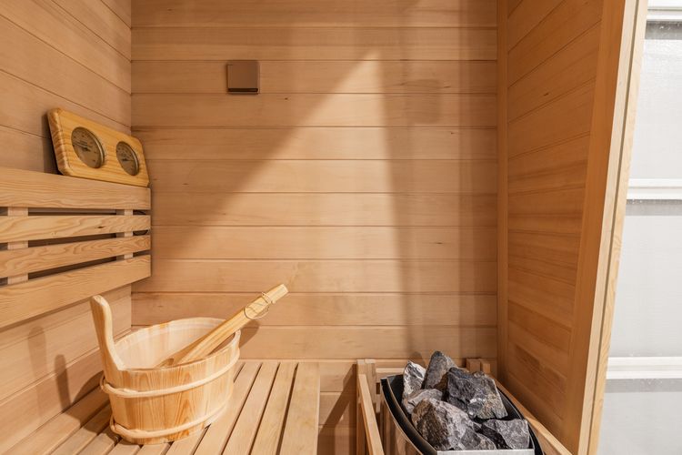 Escape the Norm, 7/5 Kelvin Grove – Ducted Air, Wi-Fi & Sauna