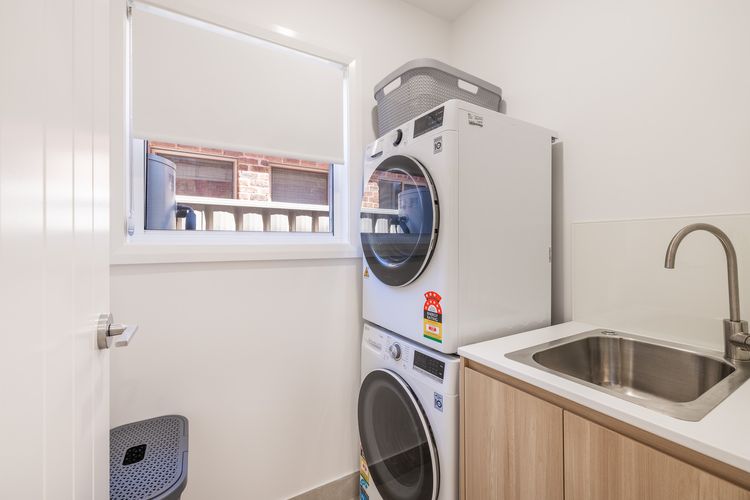 Escape the Norm, 7/5 Kelvin Grove – Ducted Air, Wi-Fi & Sauna