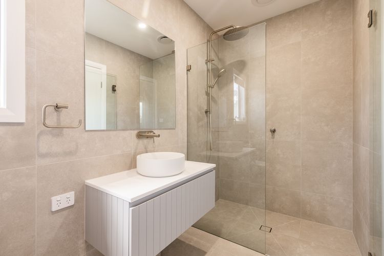 Escape the Norm, 7/5 Kelvin Grove – Ducted Air, Wi-Fi & Sauna