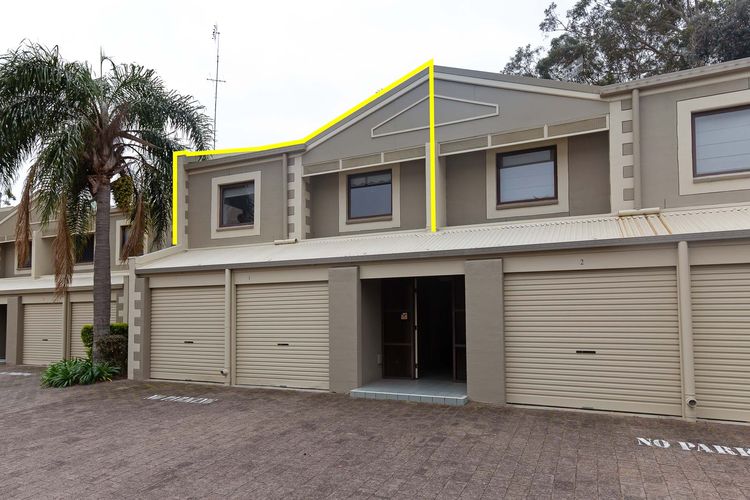 Carindale, 2/19-23 Dowling Street – First floor unit with air con, complex pool and tennis court