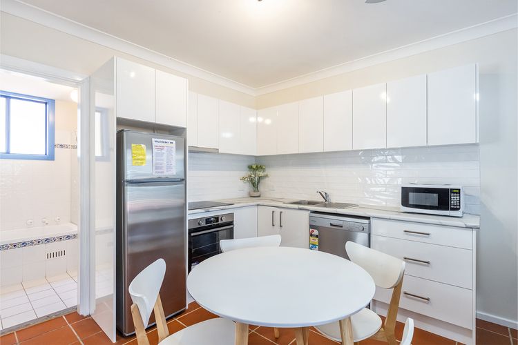 Copacabana, 2/61 Sandy Point Road – cute unit with water views from the balcony