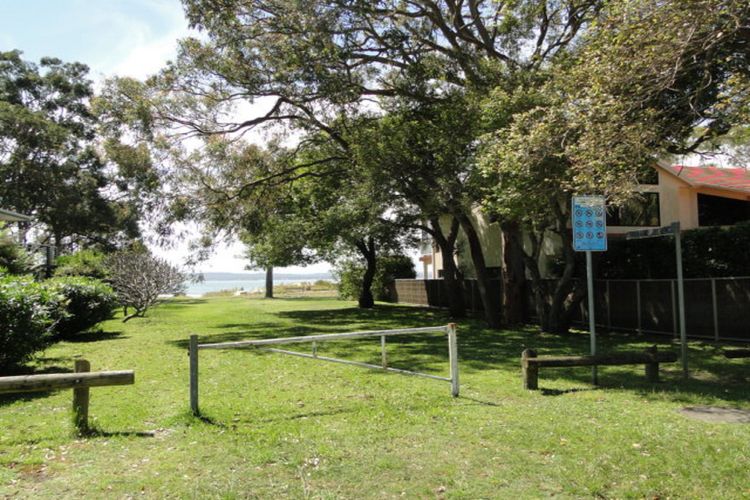 Copacabana, 2/61 Sandy Point Road – cute unit with water views from the balcony