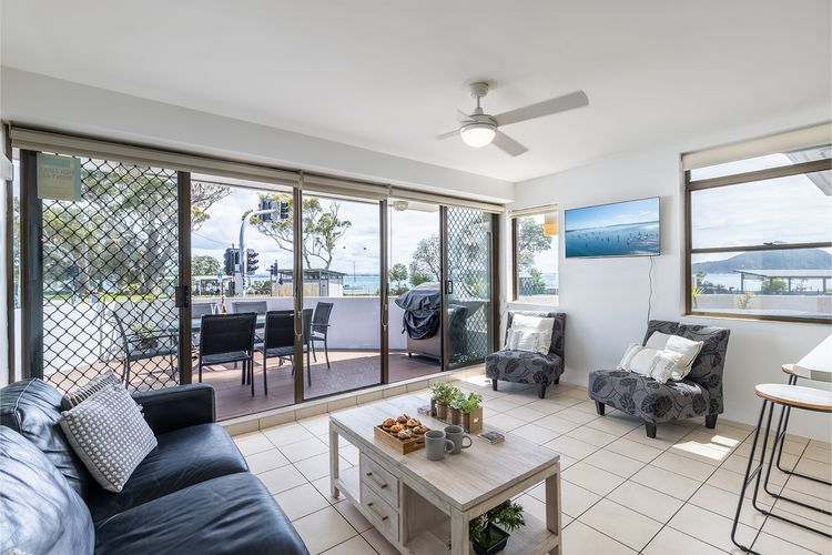 Fleetwood, 2/63 Shoal Bay Road – spectacular views