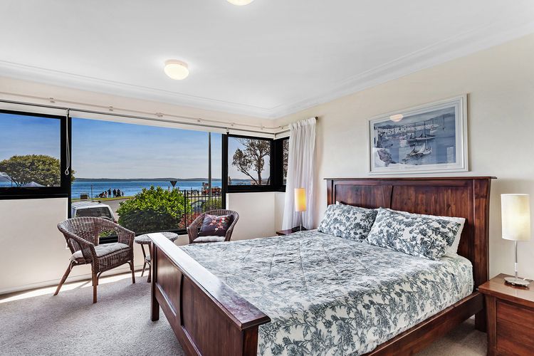 Florentine, 2/11 Columbia Cl – sensational waterviews & pool in complex