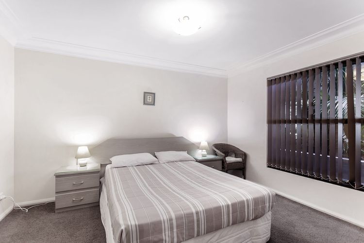 Florentine, 2/11 Columbia Cl – sensational waterviews & pool in complex