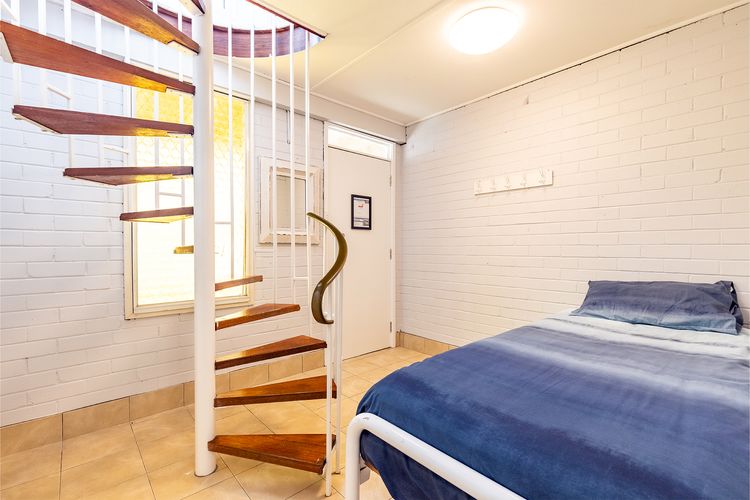 Hibiscus Court, 2/9 Government Road – fantastic air conditioned 3 bedroom unit with WIFI