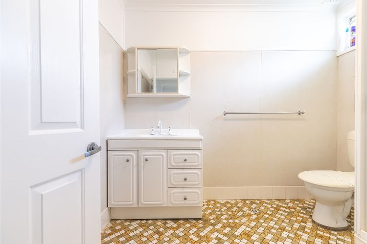 Hibiscus Court, 2/9 Government Road – fantastic air conditioned 3 bedroom unit with WIFI