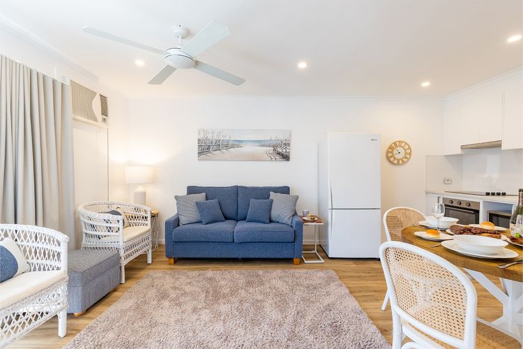 Hibiscus Court, 2/9 Government Road – fantastic air conditioned 3 bedroom unit with WIFI