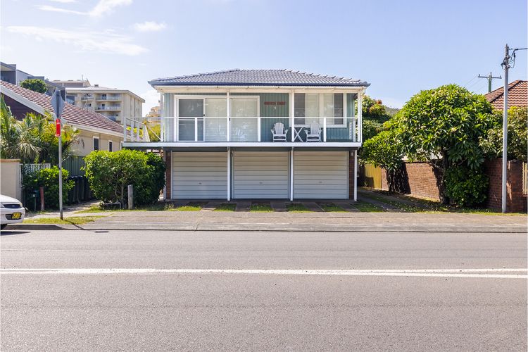 Hibiscus Court, 2/9 Government Road – fantastic air conditioned 3 bedroom unit with WIFI