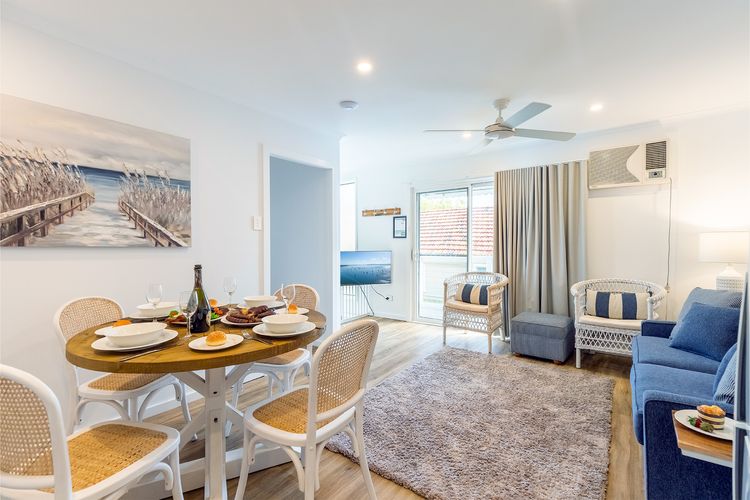 Hibiscus Court, 2/9 Government Road – fantastic air conditioned 3 bedroom unit with WIFI