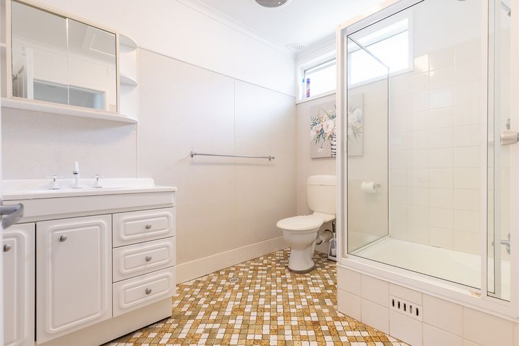 Hibiscus Court, 2/9 Government Road – fantastic air conditioned 3 bedroom unit with WIFI