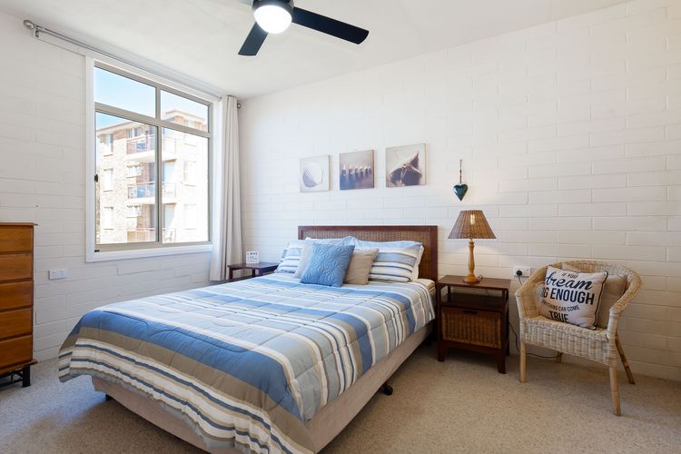 Little Hut, 1/20 Kurrawa Close – Spectacular Water Views, NBN & Air Conditioned