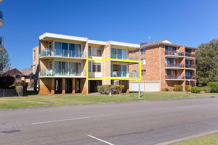 Little Hut, 1/20 Kurrawa Close – Spectacular Water Views, NBN & Air Conditioned