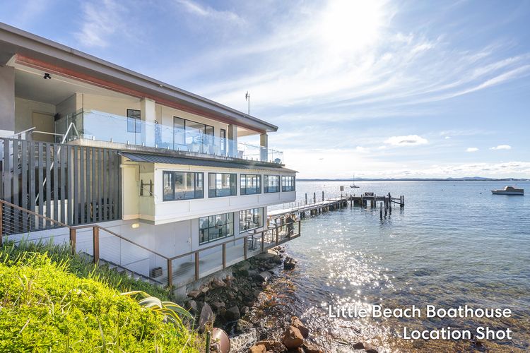 Little Hut, 1/20 Kurrawa Close – Spectacular Water Views, NBN & Air Conditioned