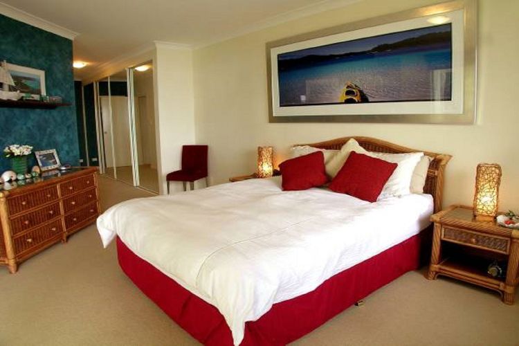 Magnus Pines, 2/52-56 Magnus Street – Apartment with stunning views, linen and bed making, Wi-Fi and Air con