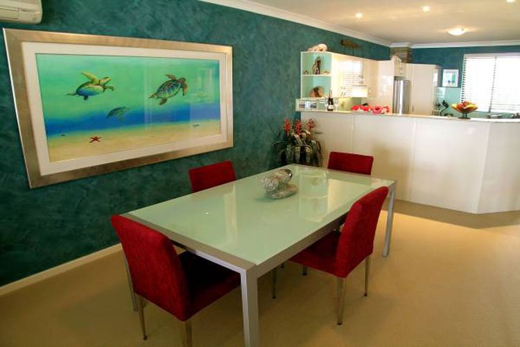 Magnus Pines, 2/52-56 Magnus Street – Apartment with stunning views, linen and bed making, Wi-Fi and Air con