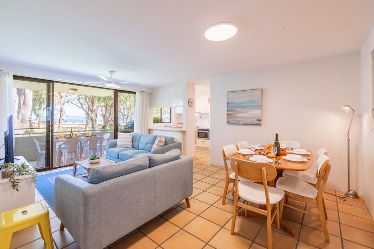 Mistral Court 2, 17 Mistral Close – little beach water views & WIFI