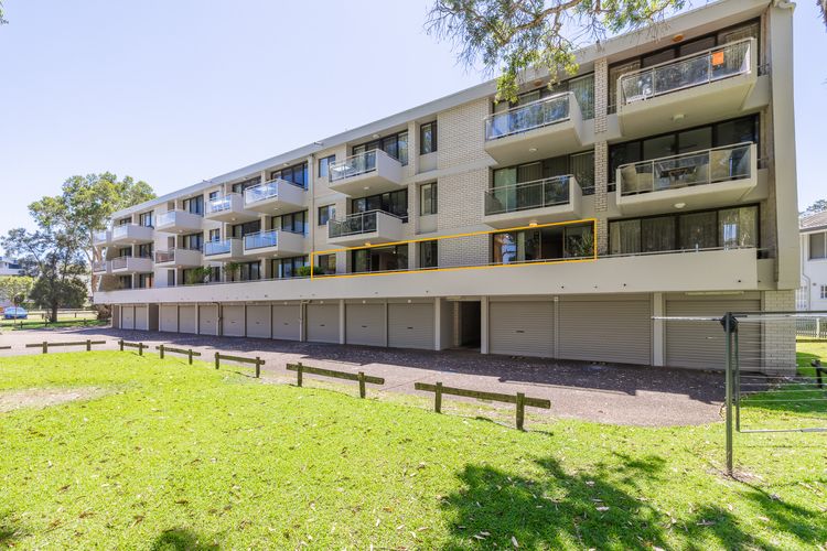 Mistral Court 2, 17 Mistral Close – little beach water views & WIFI