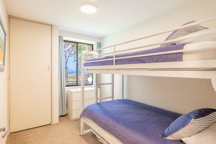 Mistral Court 2, 17 Mistral Close – little beach water views & WIFI