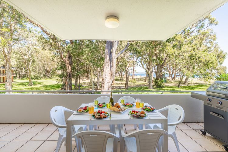 Mistral Court 2, 17 Mistral Close – little beach water views & WIFI