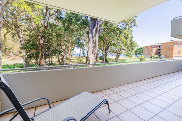 Mistral Court 2, 17 Mistral Close – little beach water views & WIFI