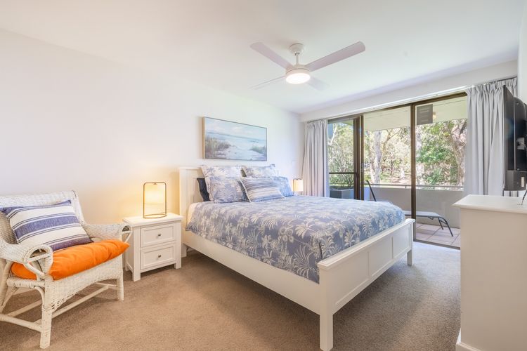 Mistral Court 2, 17 Mistral Close – little beach water views & WIFI