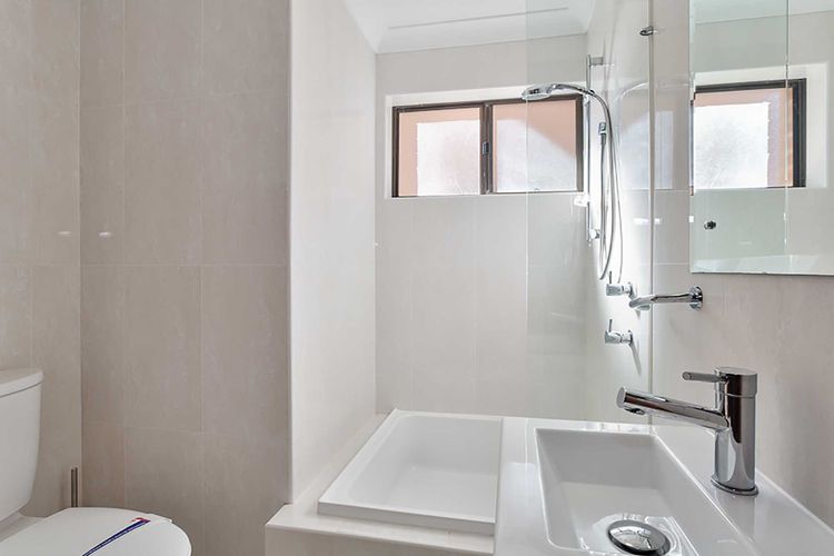 Plattens, 2/15 Kurrawa Close – great duplex so close to the water