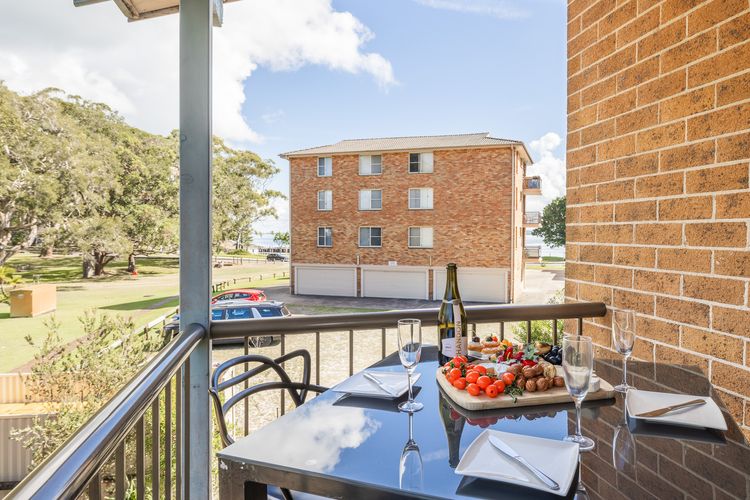 Plattens, 2/15 Kurrawa Close – great duplex so close to the water