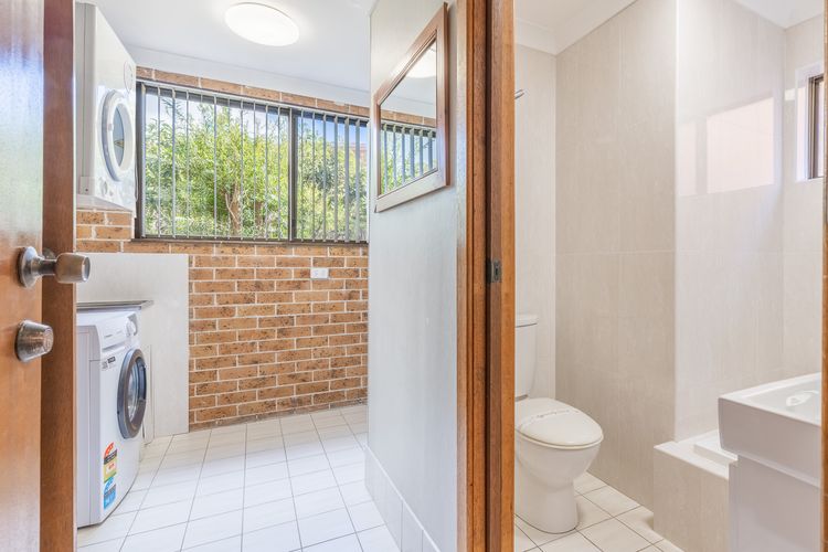 Plattens, 2/15 Kurrawa Close – great duplex so close to the water