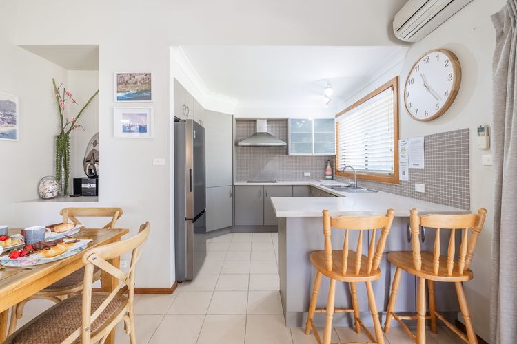 Plattens, 2/15 Kurrawa Close – great duplex so close to the water