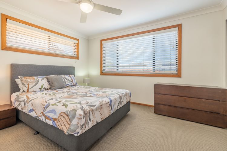 Plattens, 2/15 Kurrawa Close – great duplex so close to the water