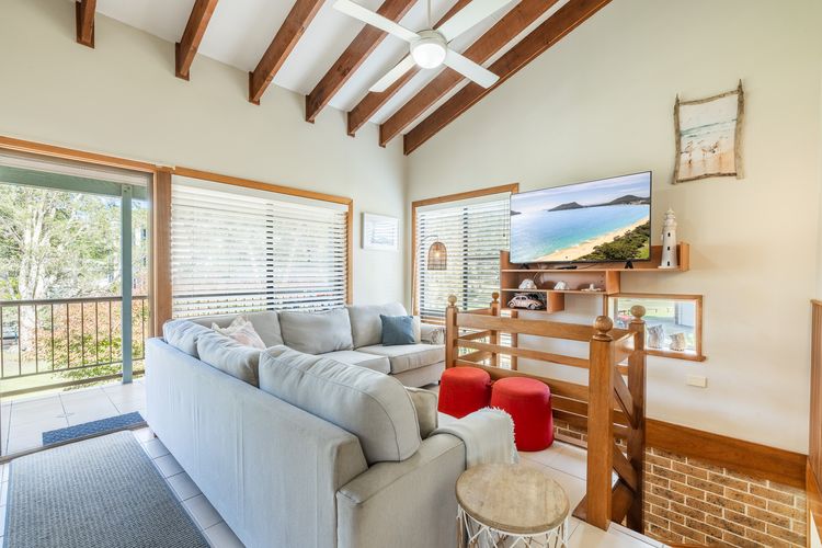 Plattens, 2/15 Kurrawa Close – great duplex so close to the water