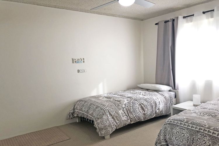 Shoal Court, 2/7 Lillian Street – fabulous location with water views
